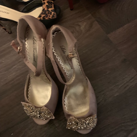 Shoes - Picture 2 of 8